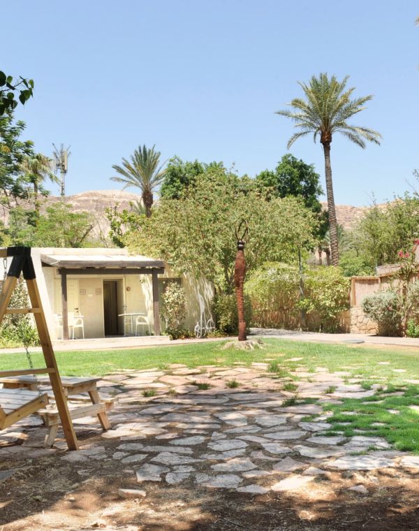 תמונה של כפר הנופש קליה: חוויית אירוח קיבוצית בין ים למדבר - למטייל בישראל (טיולי)